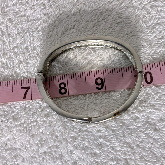 Vintage Elegant Silver & Black Tone Metal Bracelet - Picture 3 of 11